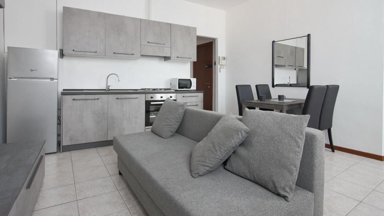 Italianway - Piazza Amendola 14 Apartman Como Kültér fotó
