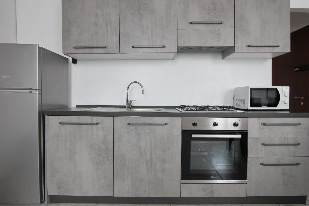 Italianway - Piazza Amendola 14 Apartman Como Kültér fotó
